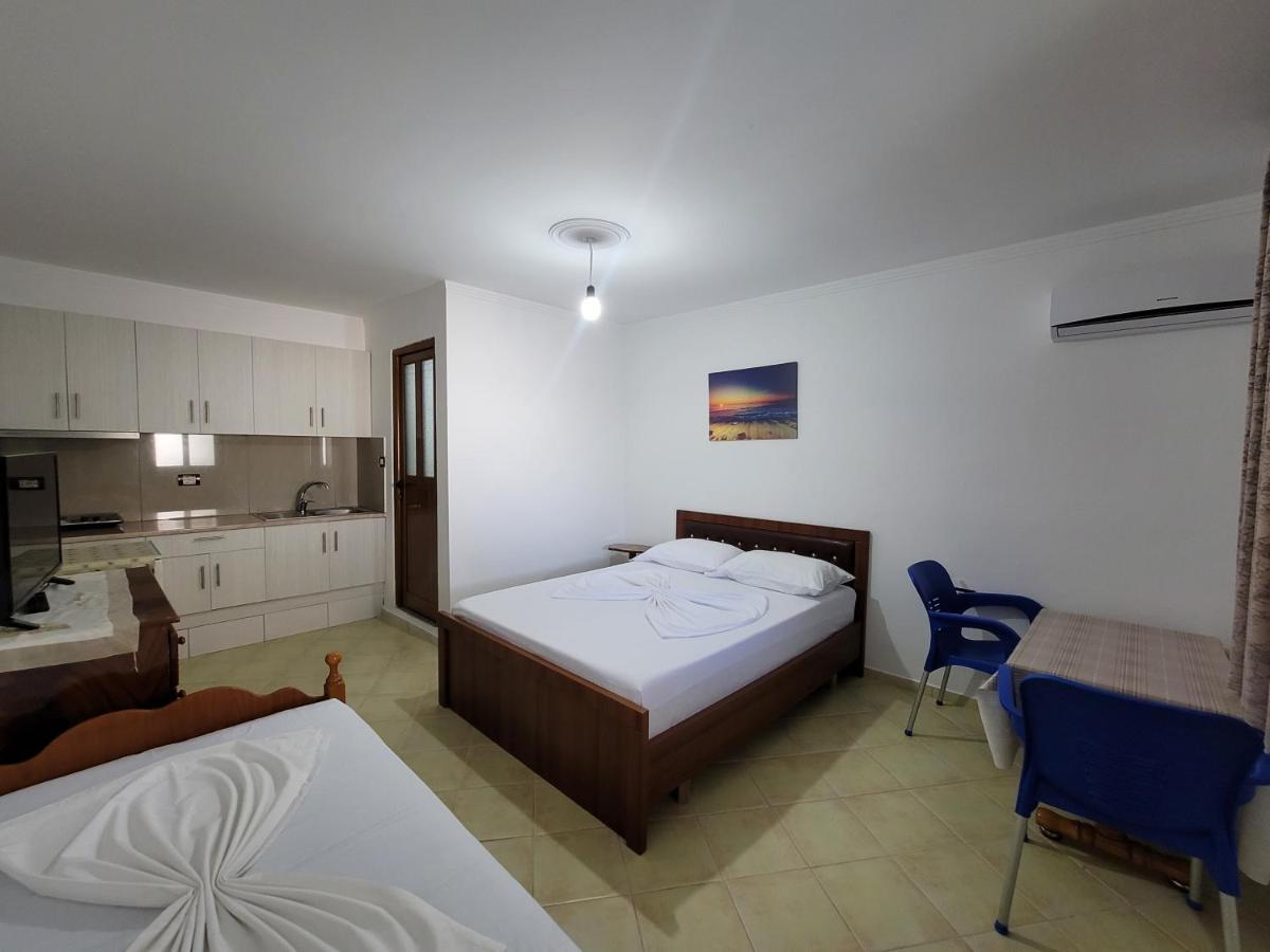 Petrefi Apartments Ksamil Exterior foto