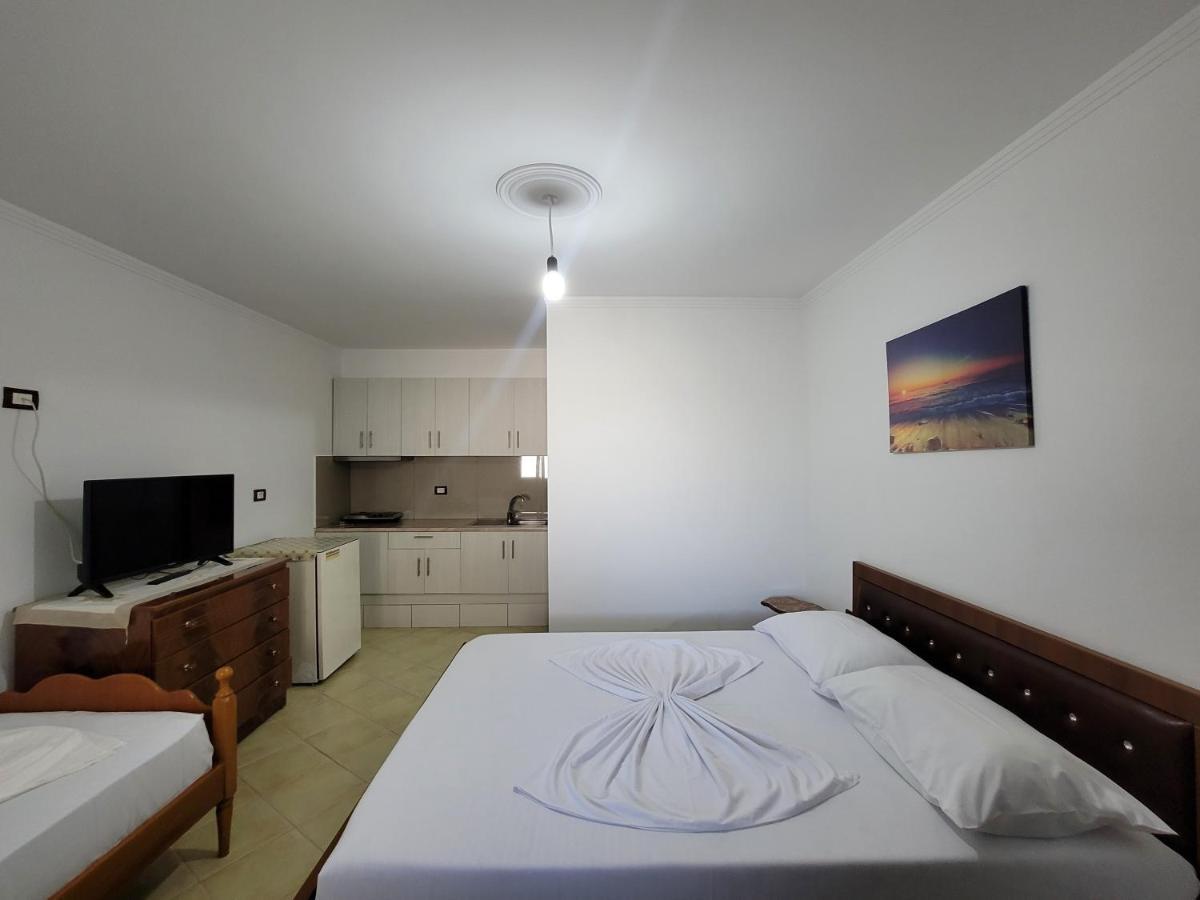 Petrefi Apartments Ksamil Exterior foto