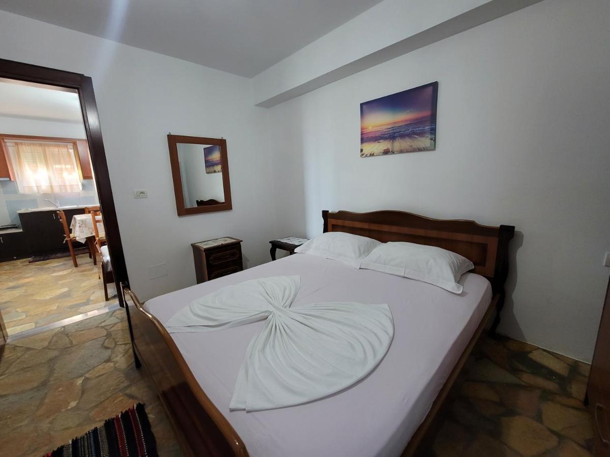 Petrefi Apartments Ksamil Exterior foto