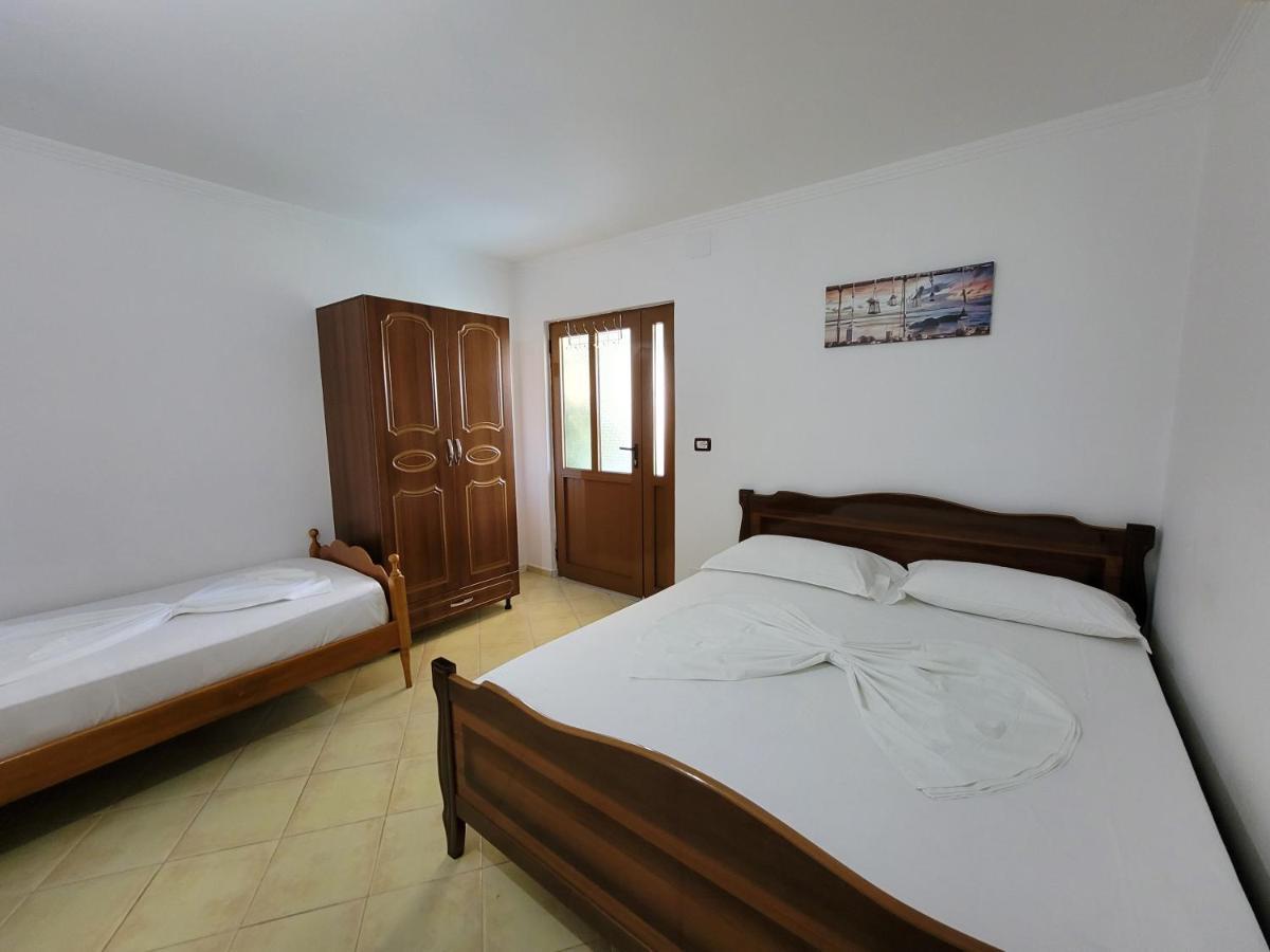 Petrefi Apartments Ksamil Exterior foto