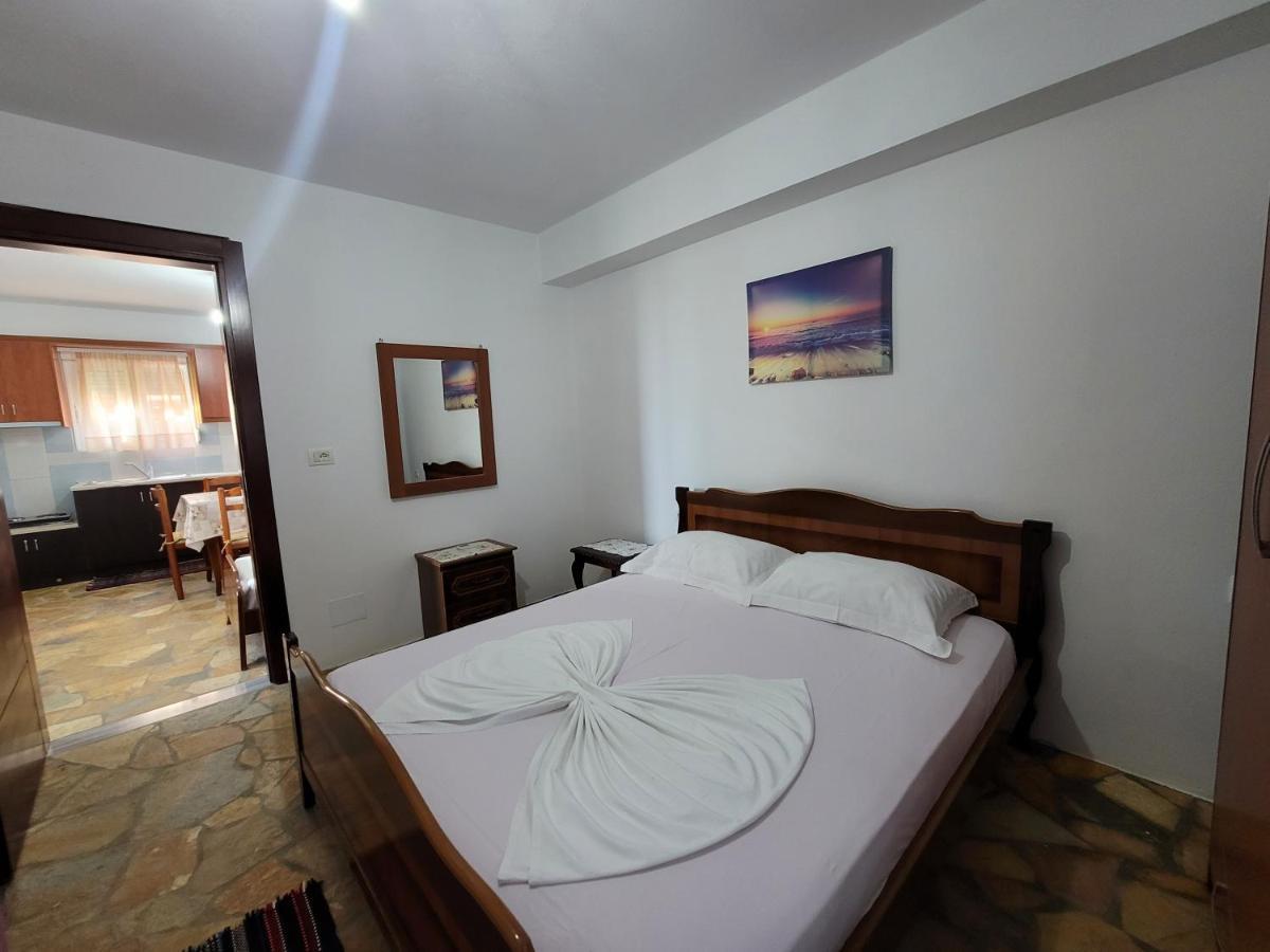 Petrefi Apartments Ksamil Exterior foto