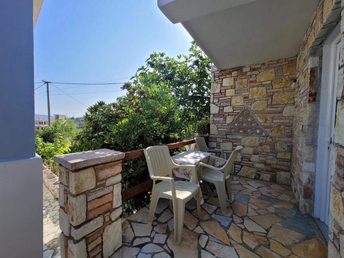 Petrefi Apartments Ksamil Exterior foto