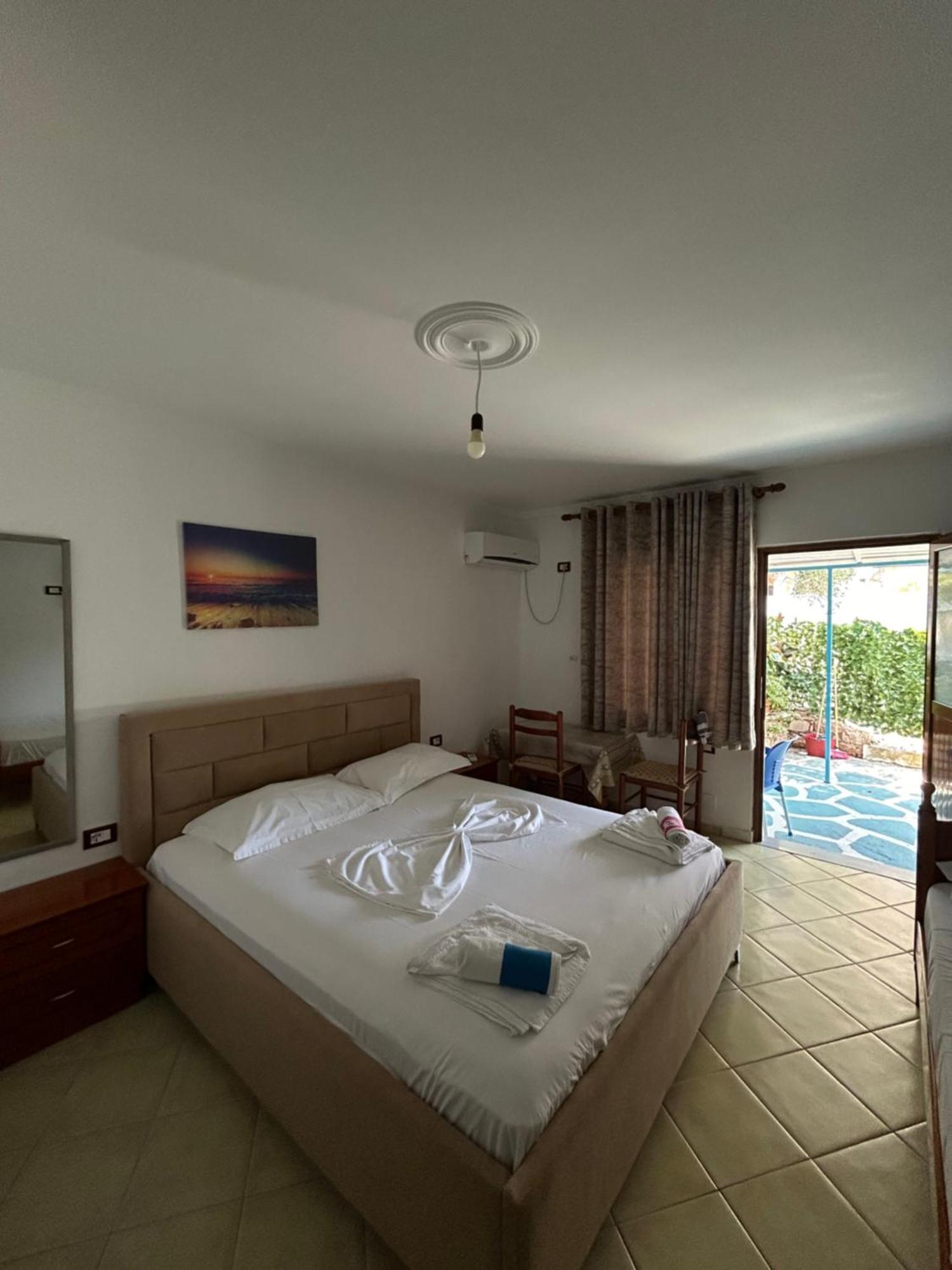 Petrefi Apartments Ksamil Exterior foto